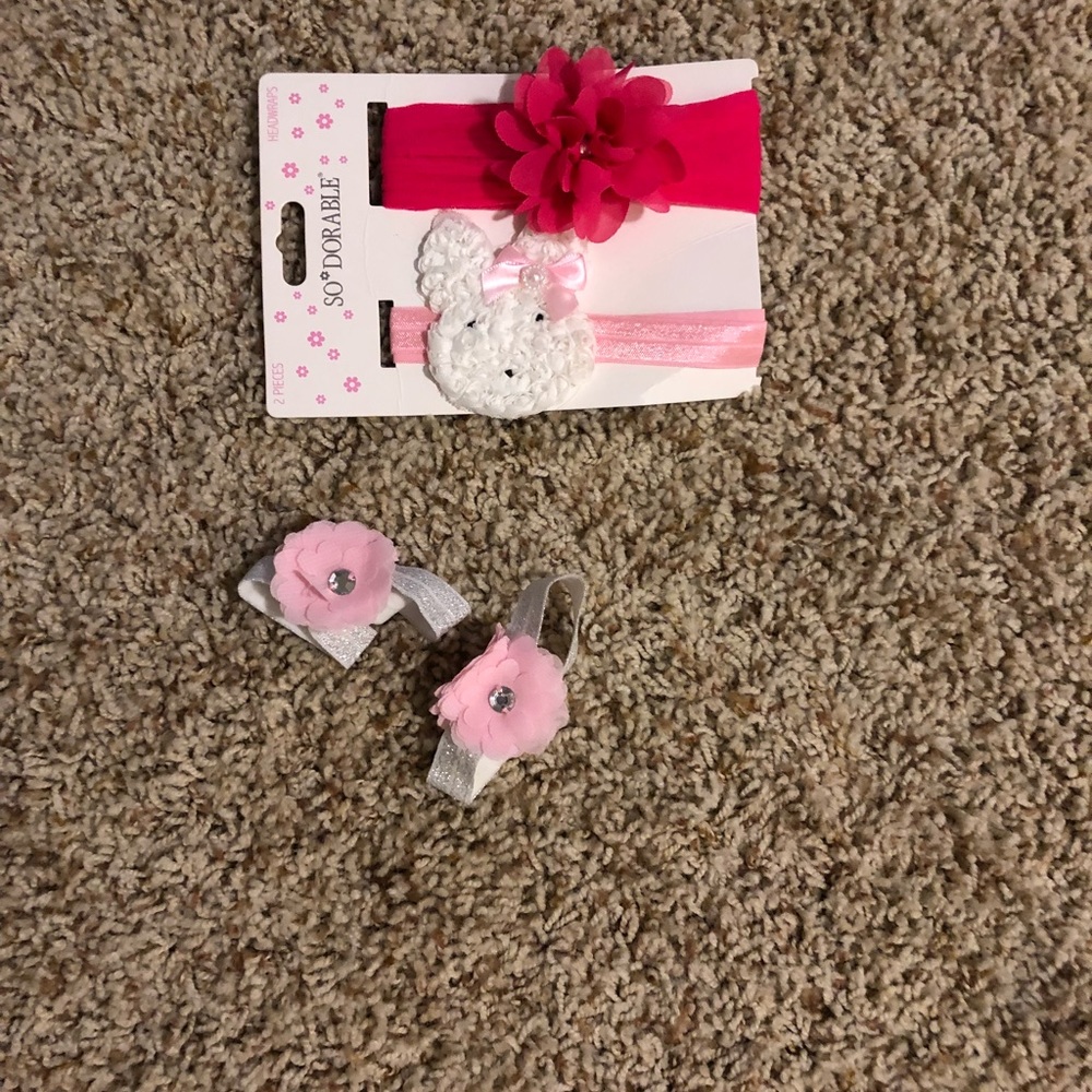 Just bunch random infant girl items